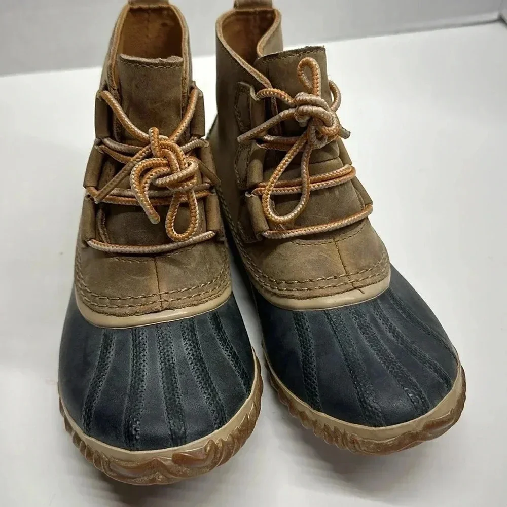 Sorel Out N about Leather Snow Boot Waterproof Lace Up Brown Black Women’s 7